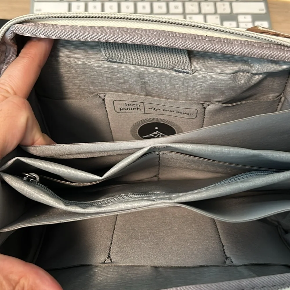 Tech Pouch - Picture 3 of 4